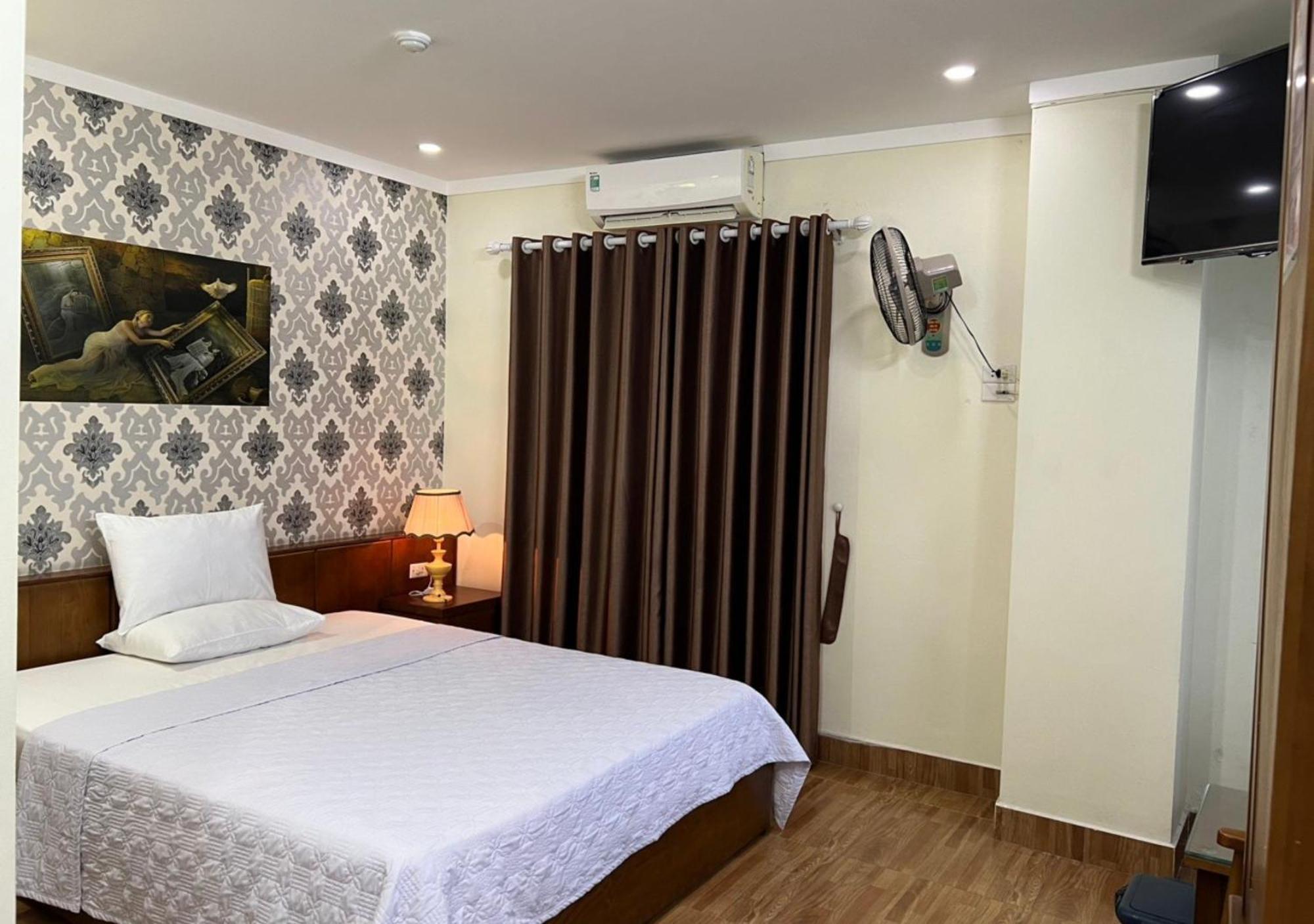 Thu Ha Hotel Uong Bi Exterior foto