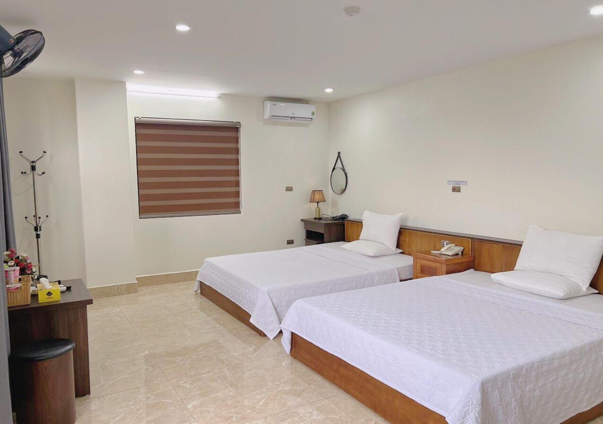 Thu Ha Hotel Uong Bi Exterior foto